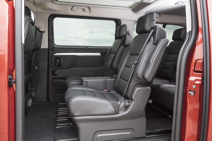 Интерьер Vauxhall Vivaro Life 2019 года  (фото 10 из 28)